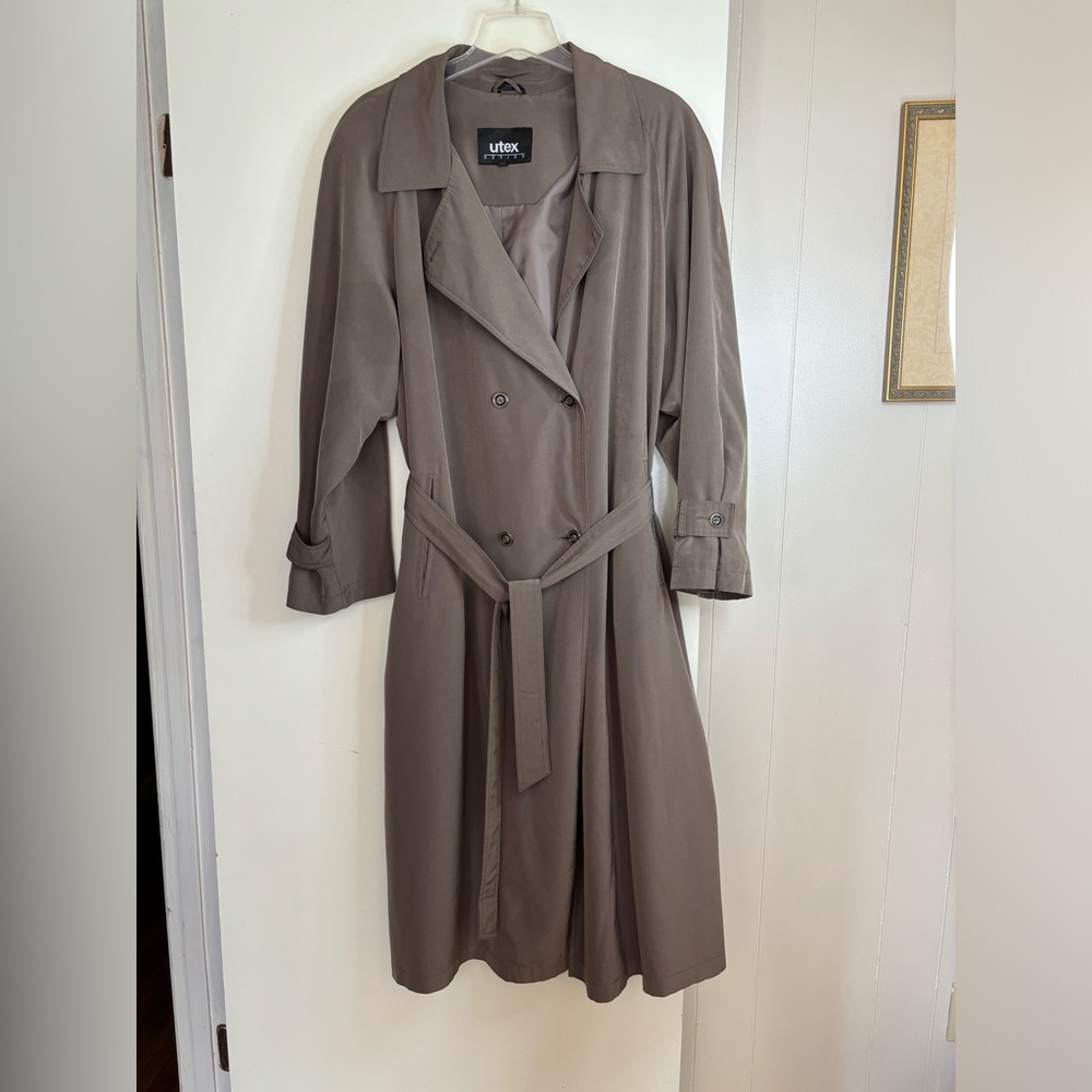 UTEX DESIGN. Size20 1/2.  Women’s full-length gray double-breasted, rain coat.